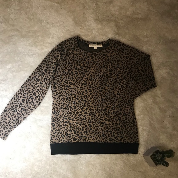 Leopard Sweater - Picture 5 of 8